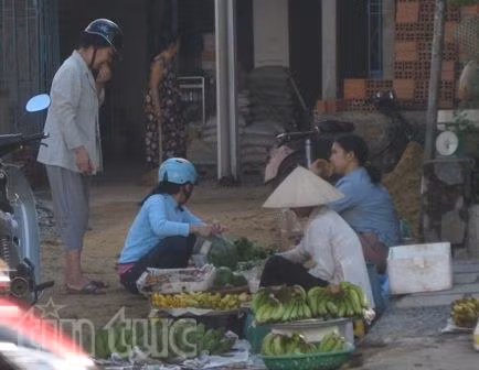 Chợ, siêu thị phục vụ xuyên Tết ảnh 1