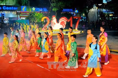 Các điểm vui chơi nhộn nhịp khách du xuân ảnh 3