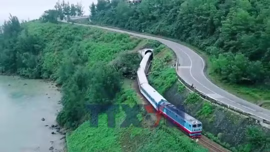 Phí trả vé tàu Tết tăng gấp 3 lần để ngăn đầu cơ