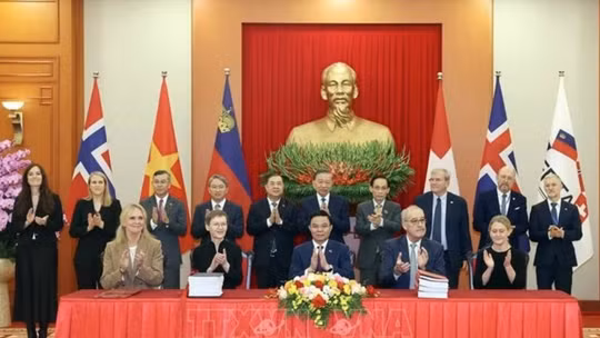 Tin nóng trong nước ngày 18/10/2026
