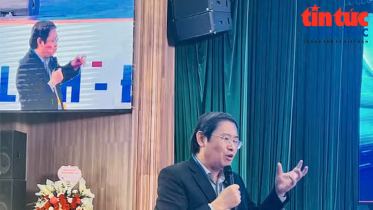 Lộ trình điều chỉnh chương trình, sách giáo khoa