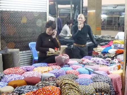Chợ Hà Nội chưa sợ 'bà Hỏa' ảnh 12