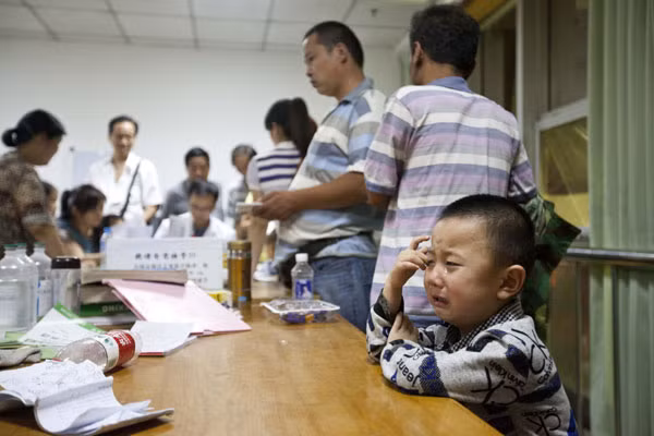 Nhiều trẻ nhập viện do ngộ độc thực phẩm tại Trung Quốc ảnh 1