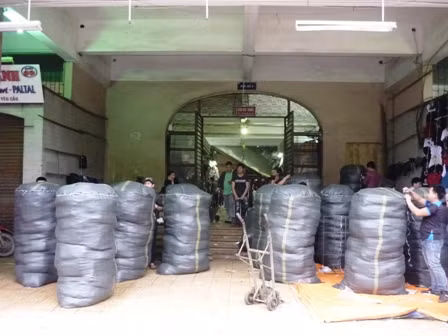 Chợ Hà Nội chưa sợ 'bà Hỏa' ảnh 18
