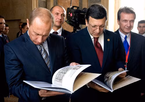 Nhân vật trung tâm từ Syria đến Ukraine: 10 điều đặc biệt về Putin ảnh 4