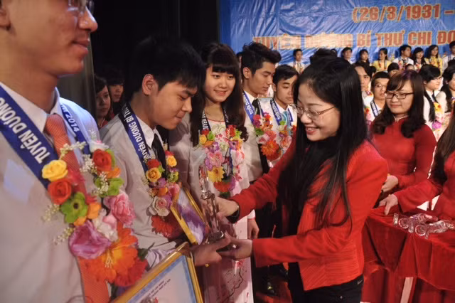 Tuyên dương 100 bí thư chi đoàn giỏi Thủ đô ảnh 1