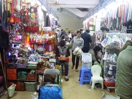 Chợ Hà Nội chưa sợ 'bà Hỏa' ảnh 9