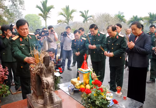 Tri ân các anh hùng liệt sĩ ảnh 4