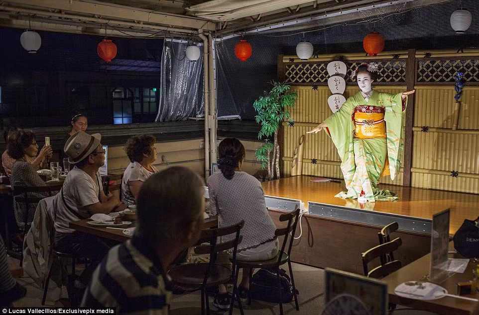 Bên trong thế giới bí mật của nàng Geisha hiện đại ảnh 17