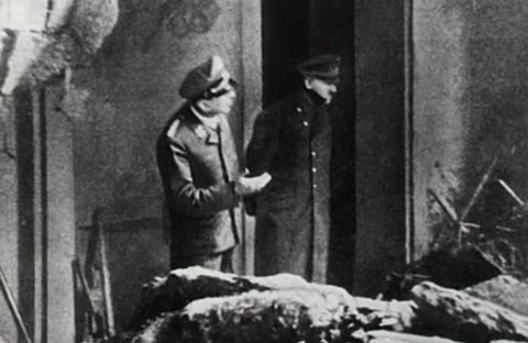 Bức ảnh cuối cùng của Hitler trước khi tự sát ảnh 1
