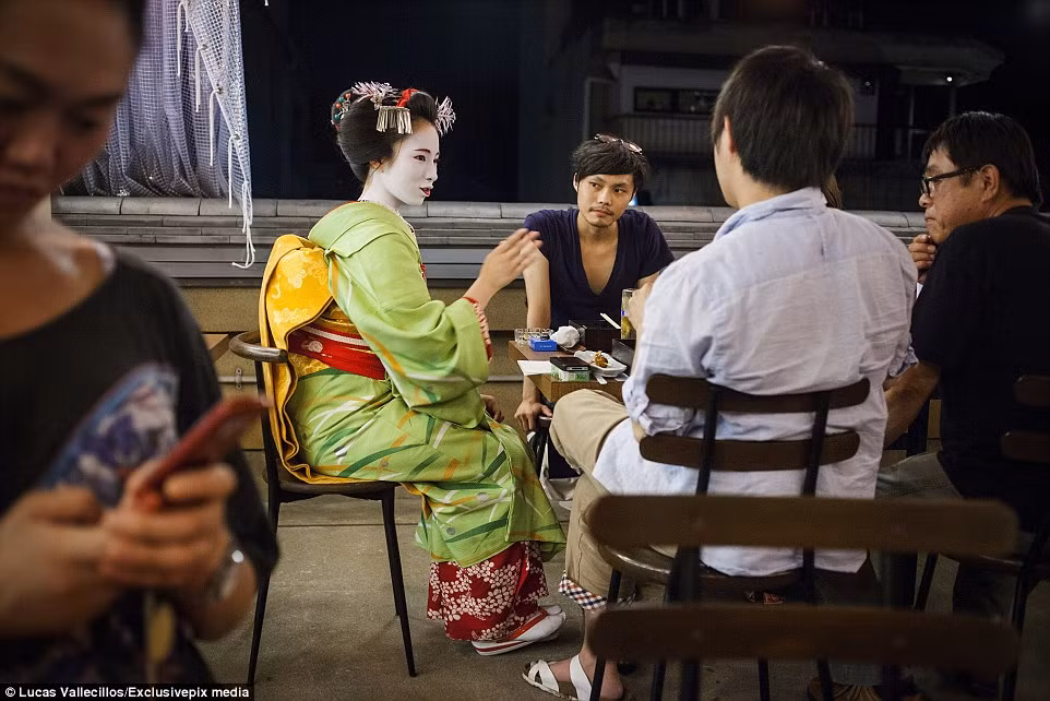 Bên trong thế giới bí mật của nàng Geisha hiện đại ảnh 18