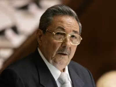Chủ tịch Cuba Raul Castro tới Nga ảnh 1