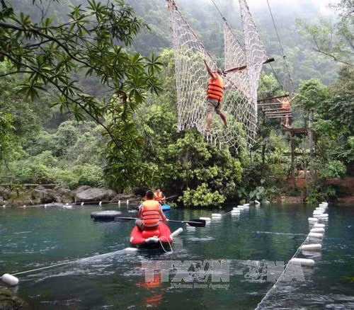 Nghỉ lễ kéo dài, du lịch quá tải ảnh 1