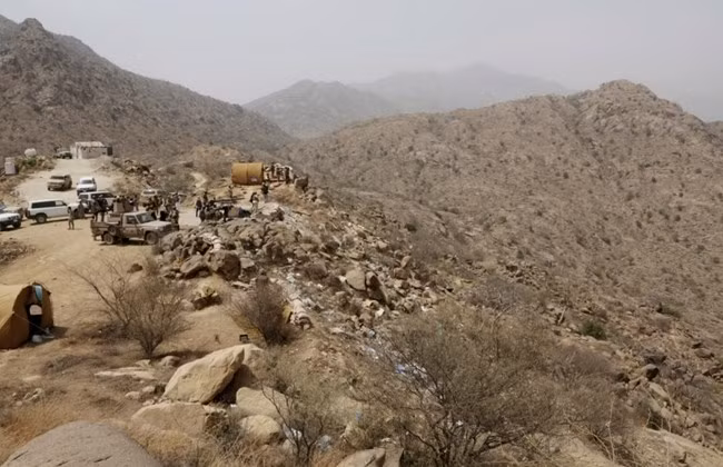 Phiến quân Houthi tấn công thị trấn của Saudi Arabia ảnh 1