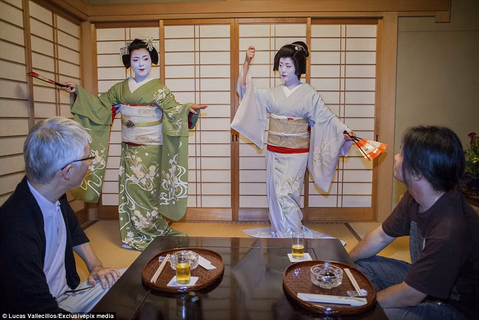 Bên trong thế giới bí mật của nàng Geisha hiện đại ảnh 2