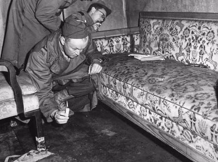 Bức ảnh cuối cùng của Hitler trước khi tự sát ảnh 3