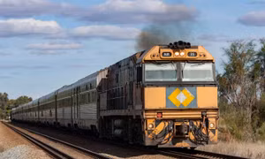 Hình ảnh chiếc tàu Indian Pacific chạy xuyên tiểu bang