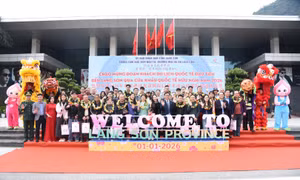 Lạng Sơn đón đoàn khách du lịch quốc tế đầu tiên của năm mới 2026