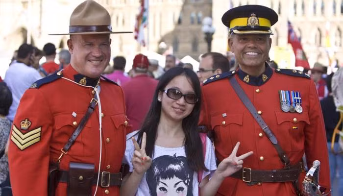 Người Canada đang xích lại gần châu Á ảnh 1