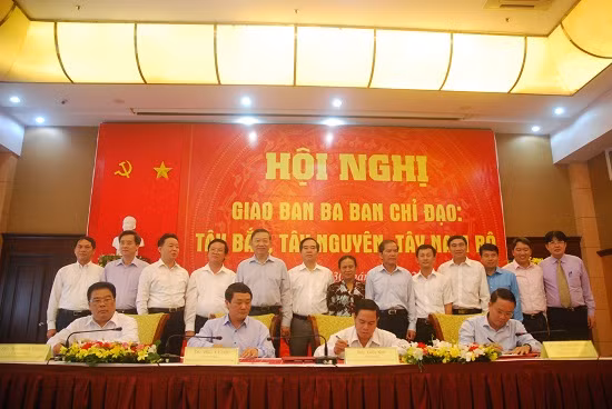 Tăng cường phối hợp thông tin tuyên truyền giữa TTXVN và ba vùng chiến lược ảnh 1
