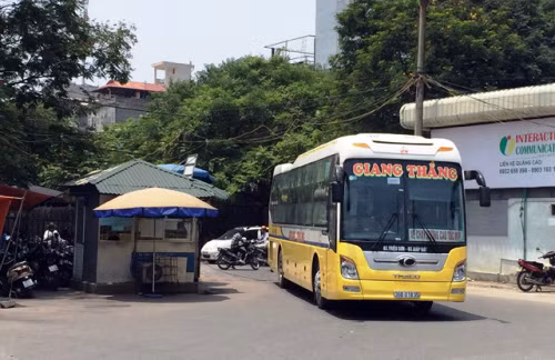 Các khoản phí “giời ơi, đất hỡi” ảnh 1