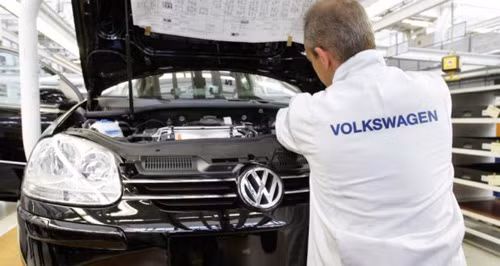 Volkswagen “kiếm củi ba năm đốt một giờ” ảnh 1
