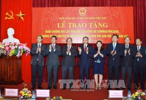 Trao Huân chương Độc lập hạng Nhì cho Bộ trưởng Lào ảnh 2