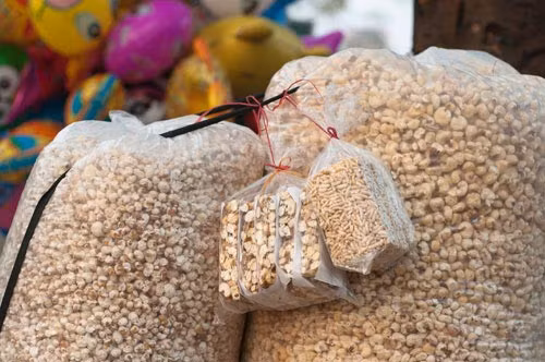'Nổ gạo' đón Tết ảnh 1