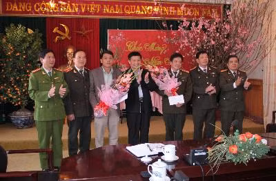 Lai Châu bắt hai người mua bán 10 bánh hêrôin ảnh 1