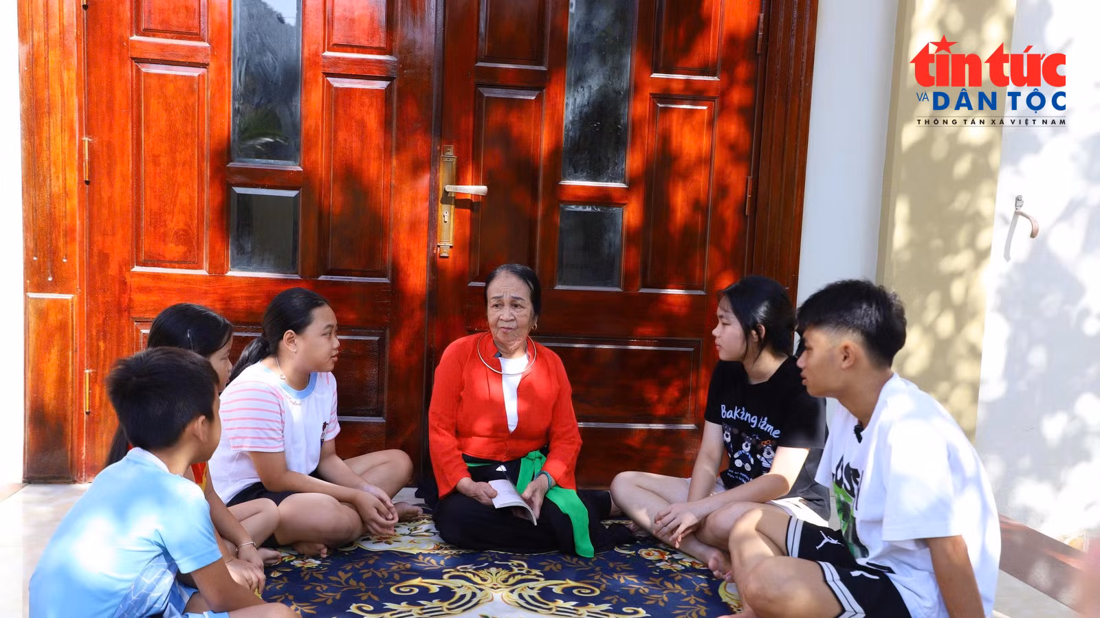 Thực hiện Nghị quyết 80: Quyết tâm gìn giữ cội nguồn và bản sắc văn hóa dân tộc
