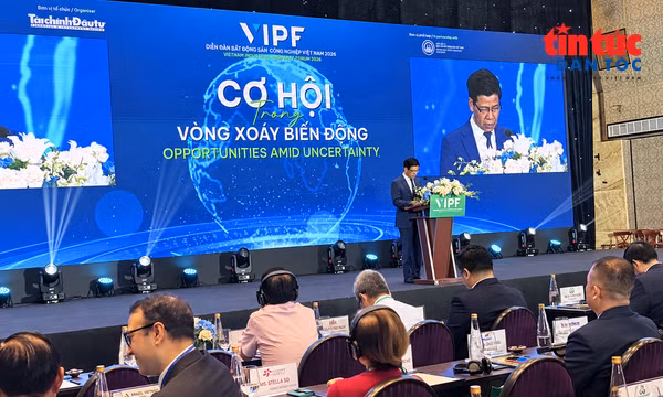 Chiều 29/9, Diễn đàn Bất động sản công nghiệp Việt Nam 2026 đã khai mạc với chủ đề "Cơ hội trong vòng xoáy biến động".