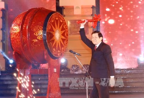 Chủ tịch nước Trương Tấn Sang dự "Xuân Quê hương" 2016 ảnh 1