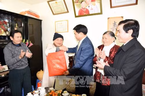 Hà Nội dành hơn 300 tỷ đồng mua quà Tết ảnh 1