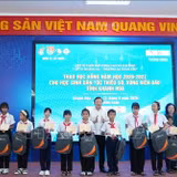 Trao 130 suất học bổng cho học sinh vùng biển, đảo