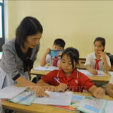Học sinh Tiến Sơn (Nghệ An) trở lại trường