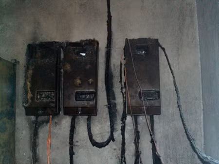 Cháy lớn ở khu chung cư Nguyễn Chí Thanh - Hà Nội ảnh 1