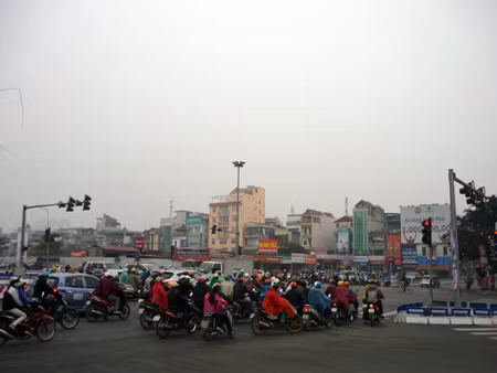 Ngày đầu tiên Hà Nội đổi giờ làm: Đường ít tắc ảnh 8