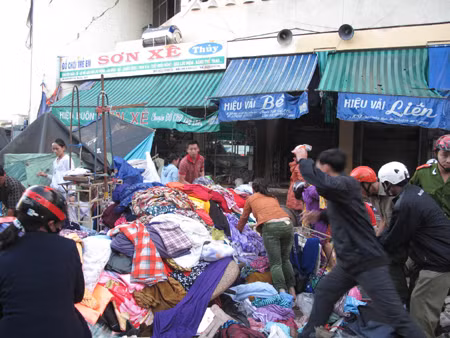 Lửa tiếp tục bao trùm chợ trung tâm Quảng Ngãi ảnh 5