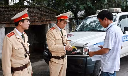 Đảm bảo an toàn cho Lễ khai ấn đền Trần năm 2012 ảnh 1