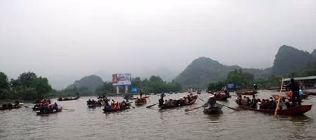 Lễ hội Chùa Hương 2012: Về nơi “Linh sơn phúc địa” ảnh 4