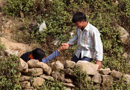 Lên Vàng Ma Chải xem người Dao đỏ kéo vợ ảnh 4