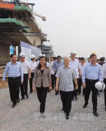 Tổng Bí thư: Quảng Ninh cần tiếp tục phát triển mạnh mẽ hơn nữa ảnh 2
