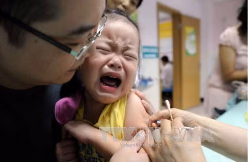 Trung Quốc cách chức 357 quan chức liên quan vụ bê bối vaccine ảnh 1