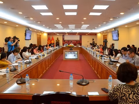 Chờ tháng tư, Cống hiến lại về... ảnh 1