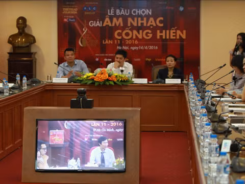 Chờ tháng tư, Cống hiến lại về... ảnh 2