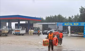 Thanh Hóa sơ tán 1.000 hộ dân đến nơi an toàn do mưa lũ