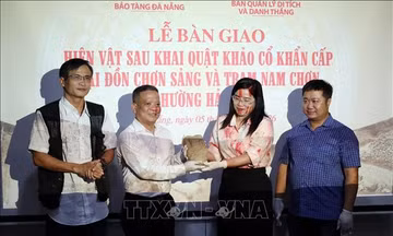 Bàn giao hiện vật khảo cổ khai quật ở Đồn Chơn Sảng và Trạm Nam Chơn
