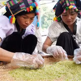 Mở hướng phát triển kinh tế cho đồng bào Thái từ sản phẩm cốm truyền thống