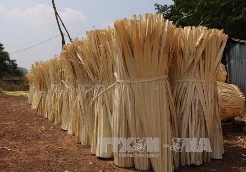 Đến 'thiên đường' chế biến lá buông nơi biên giới ảnh 5