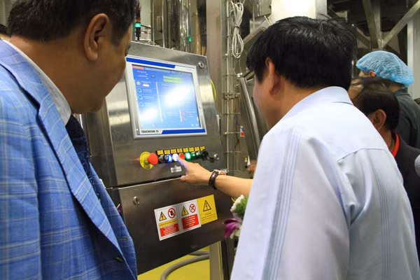 Vận hành dây chuyền nước giải khát hiện đại nhất thế giới tại Nhà máy Number One Chu Lai ảnh 4